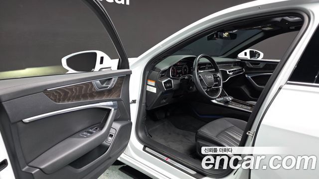 Audi A6 2022 — photo 10