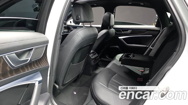Audi A6 2022 — photo 11