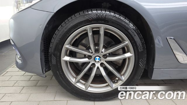 BMW 5-Series 2018 — photo 5