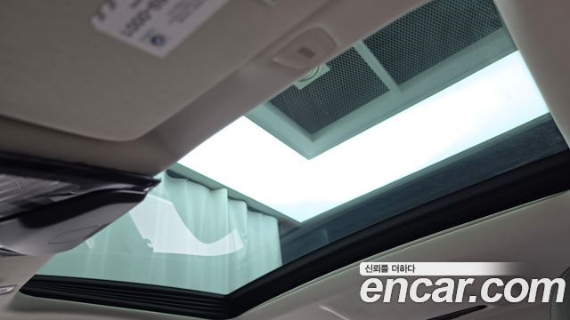 BMW 5-Series 2018 — photo 18