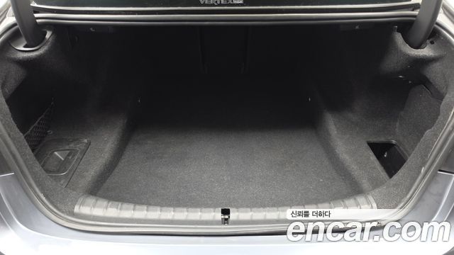 BMW 5-Series 2018 — photo 20