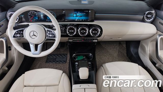 Mercedes-Benz A-Class 2021 — photo 10