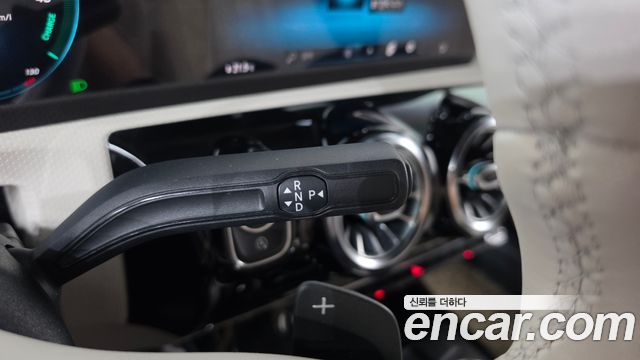 Mercedes-Benz A-Class 2021 — photo 12
