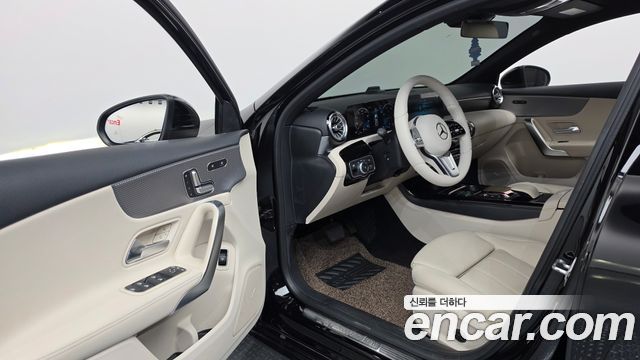 Mercedes-Benz A-Class 2021 — photo 13