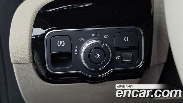 Mercedes-Benz A-Class 2021 — photo 18
