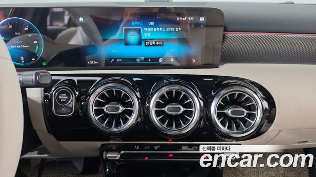Mercedes-Benz A-Class 2021 — photo 19