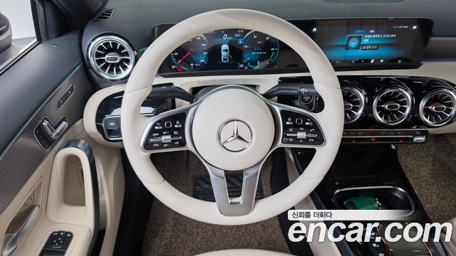 Mercedes-Benz A-Class 2021 — photo 20