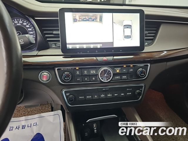 Kia K7 2018 — photo 10
