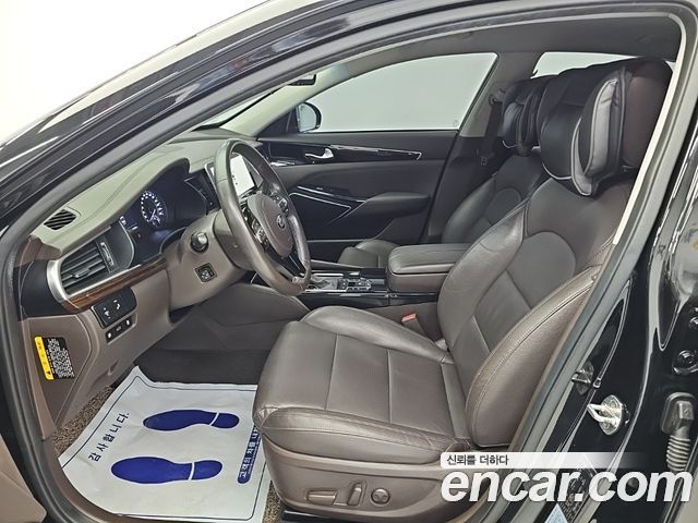 Kia K7 2018 — photo 11
