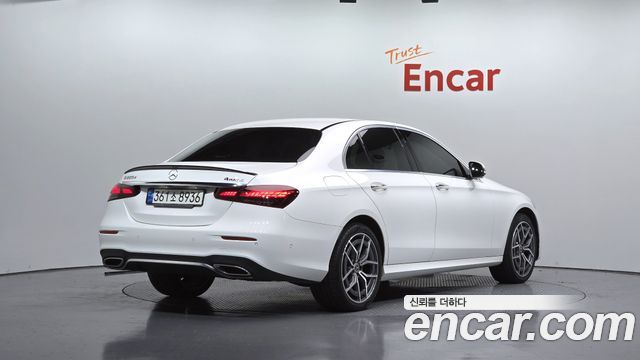 Mercedes-Benz E-Class 2022 — photo 2