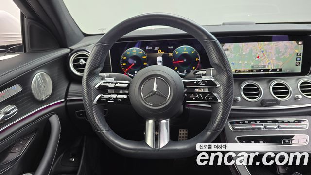 Mercedes-Benz E-Class 2022 — photo 19