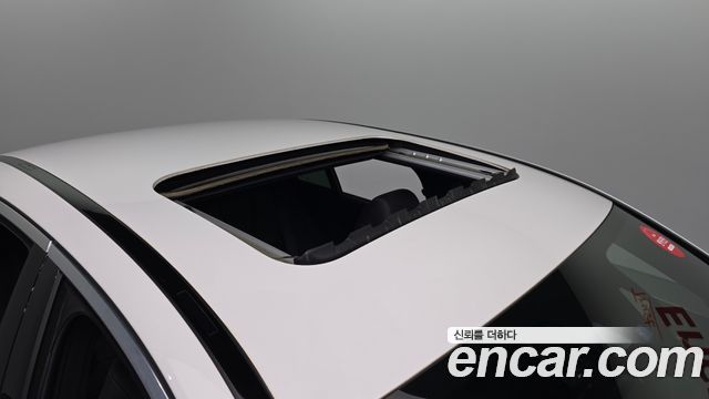 Mercedes-Benz E-Class 2022 — photo 27