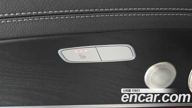 Mercedes-Benz E-Class 2022 — photo 28