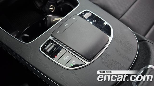 Mercedes-Benz E-Class 2022 — photo 29
