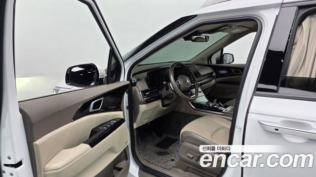 Kia Canival 2021 — photo 10