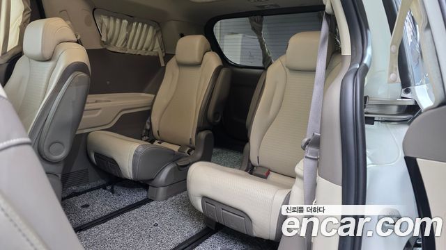 Kia Canival 2021 — photo 11