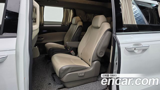 Kia Canival 2021 — photo 12