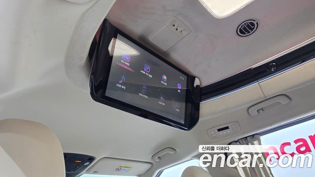Kia Canival 2021 — photo 16