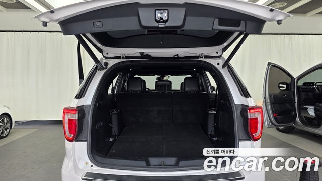 Ford Explorer 2018 — photo 20