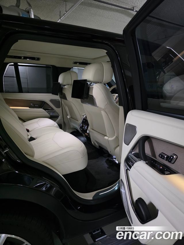 Land Rover Range Rover 2025 — photo 12