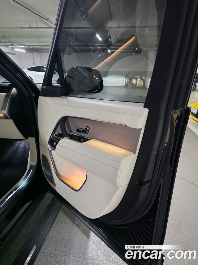 Land Rover Range Rover 2025 — photo 13
