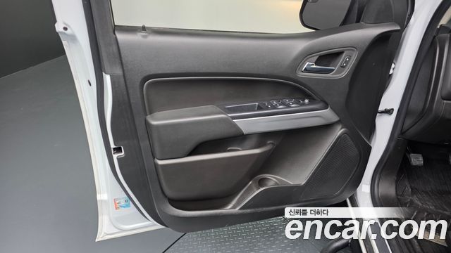 Chevrolet Korea Colorado 2022 — photo 14