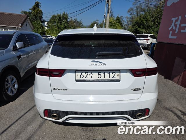 Jaguar E-PACE 2018 — photo 5