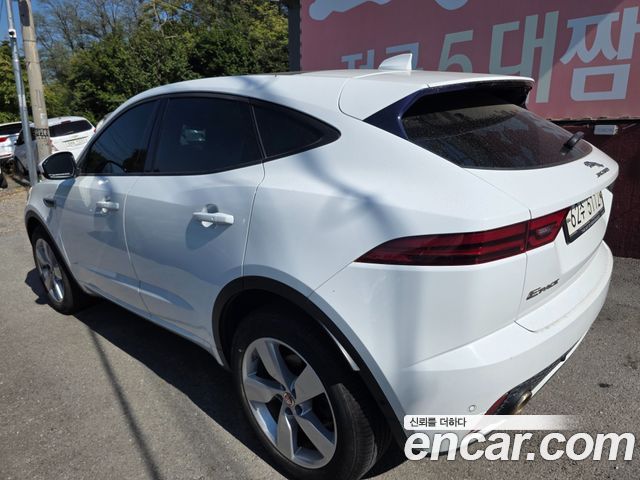 Jaguar E-PACE 2018 — photo 6