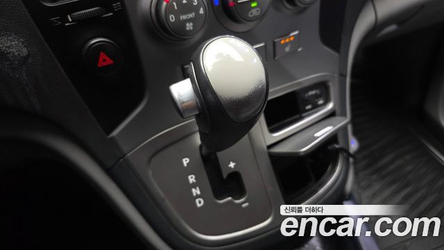 Hyundai Starex 2016 — photo 9