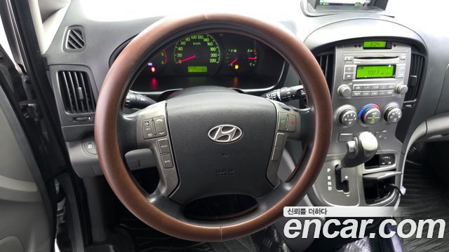 Hyundai Starex 2016 — photo 13