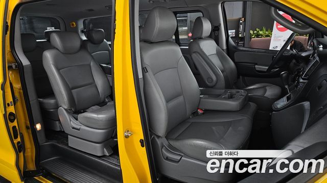 Hyundai Starex 2016 — photo 11