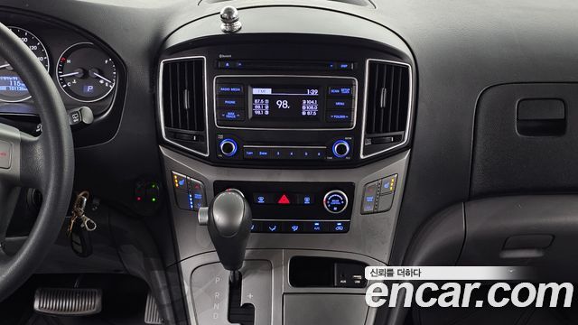Hyundai Starex 2016 — photo 15