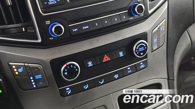 Hyundai Starex 2016 — photo 16