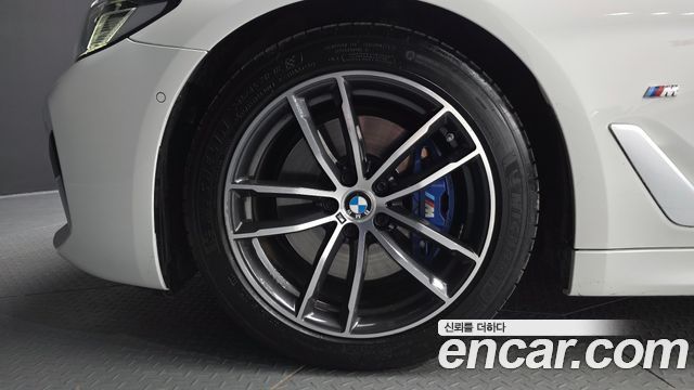 BMW 5-Series 2023 — photo 5