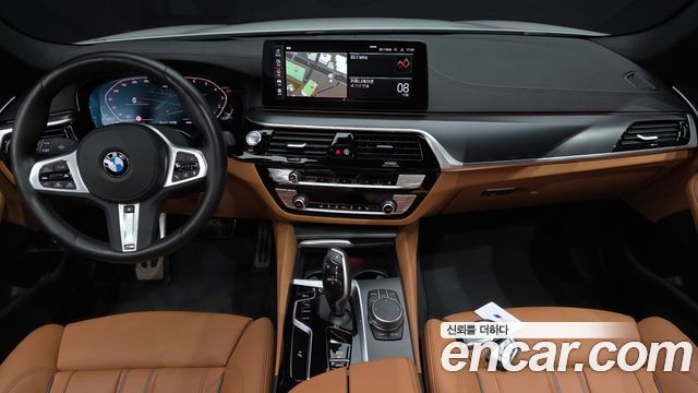 BMW 5-Series 2023 — photo 10