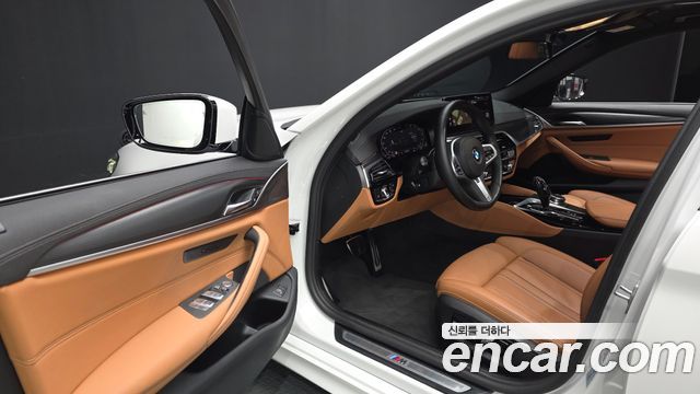 BMW 5-Series 2023 — photo 13
