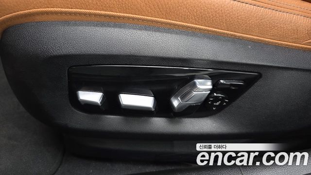 BMW 5-Series 2023 — photo 31