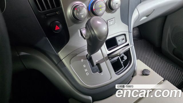 Hyundai Starex 2016 — photo 9