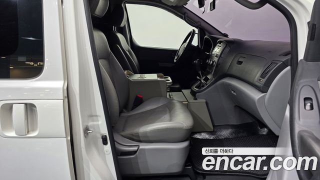 Hyundai Starex 2016 — photo 12