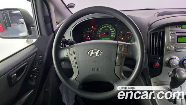 Hyundai Starex 2016 — photo 13