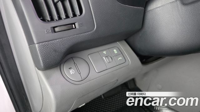 Hyundai Starex 2016 — photo 17