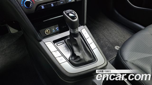 Hyundai AVANTE 2016 — photo 9
