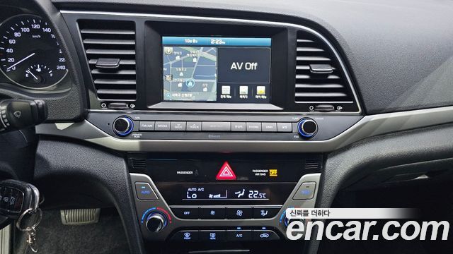 Hyundai AVANTE 2016 — photo 14