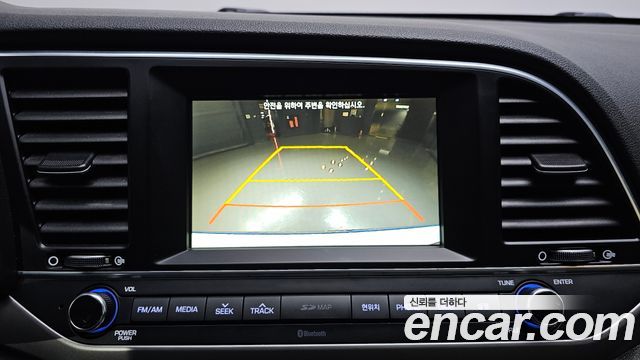 Hyundai AVANTE 2016 — photo 15