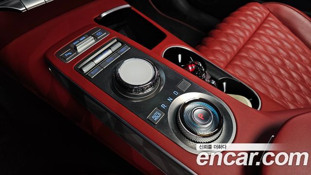 Genesis GV70 2023 — photo 12