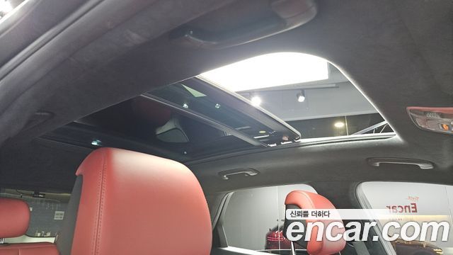 Genesis GV70 2023 — photo 28