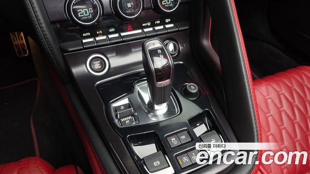Jaguar F-TYPE 2019 — photo 9