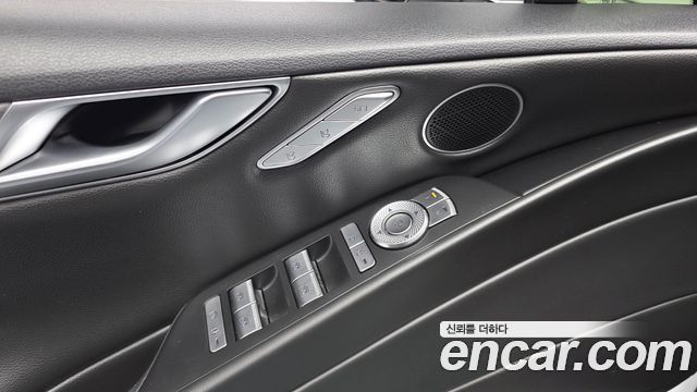 Genesis G80 2021 — photo 30