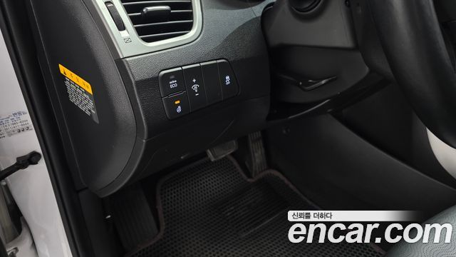 Hyundai AVANTE 2014 — photo 14