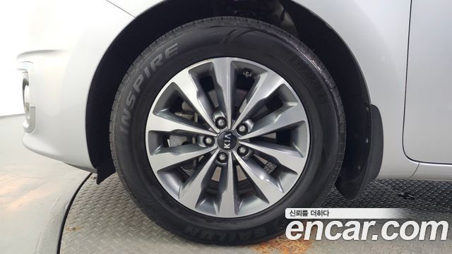 Kia Canival 2015 — photo 5